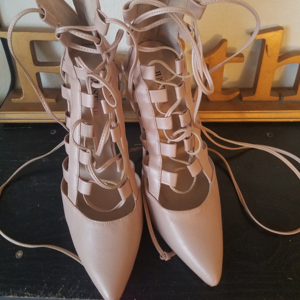 Sexy lace up Pumps